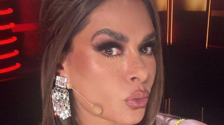 Galilea Montijo demuestra cómo lucir las piernas a los 49 años