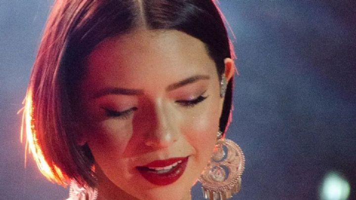 Qué significa la falda de ‘flor de cempasúchil’ con la que Ángela Aguilar cantó en CDMX