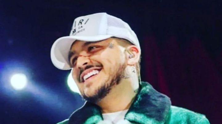 Toma asiento antes de conocer cuánto cuesta el licor favorito de Christian Nodal