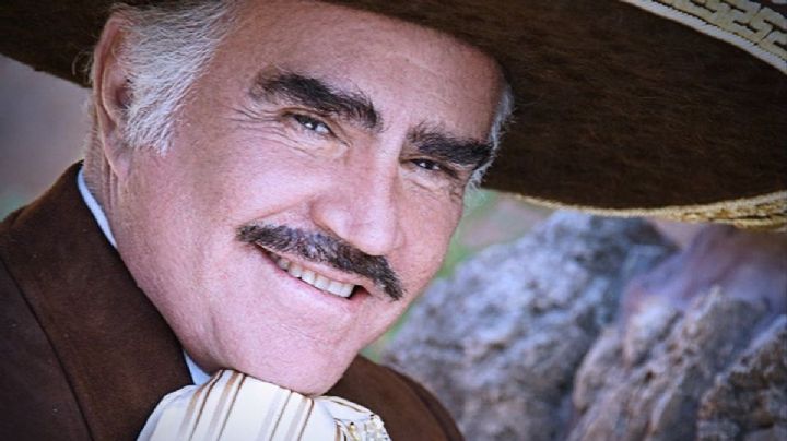 Así es la misa privada que celebró la familia de Vicente Fernández a un año de su muerte