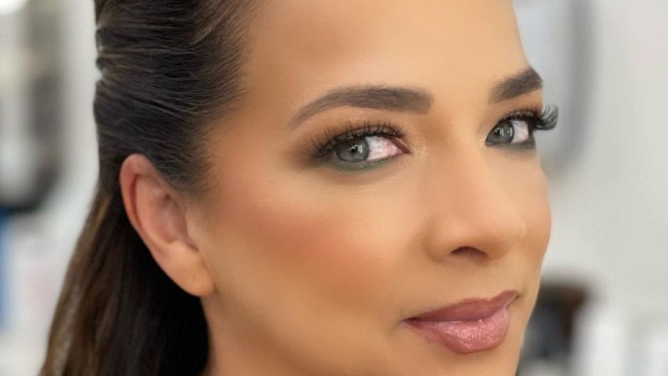 Adamari, posando. Fuente: Instagram @adamarilopez