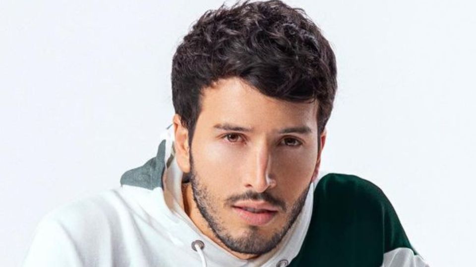 Sebastian Yatra, posando. Fuente: Instagram @seastianyatra