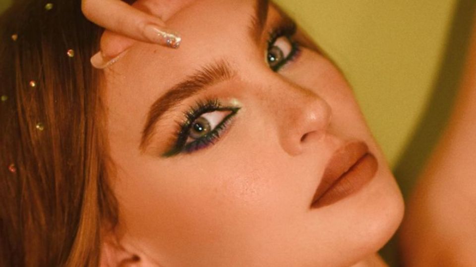 Belinda, posando. Fuente: Instagram @belindapop