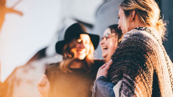 Día Internacional de la Amistad: 3 canciones para celebrar con tus amigos