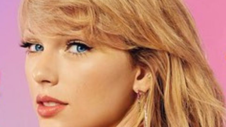 Taylor, posando. Fuente: Instagram @taylorswift