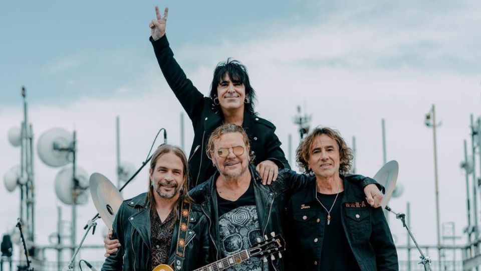 Banda Maná, posando. Fuente: Instagram @manaoficial