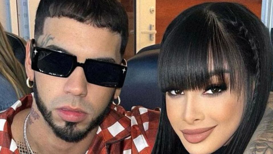 Anuel y Yailin posando. Fuente: Instagram @anuel