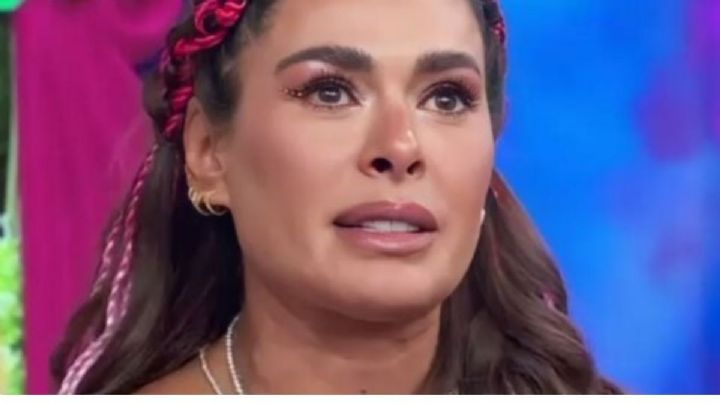 Galilea Montijo demuestra cómo lucir un vestido calado a los 49 años