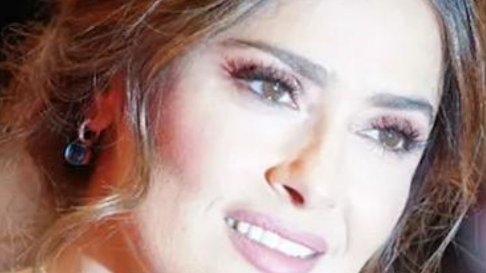 Salma, posando. Fuente: Instagram @salmahayek