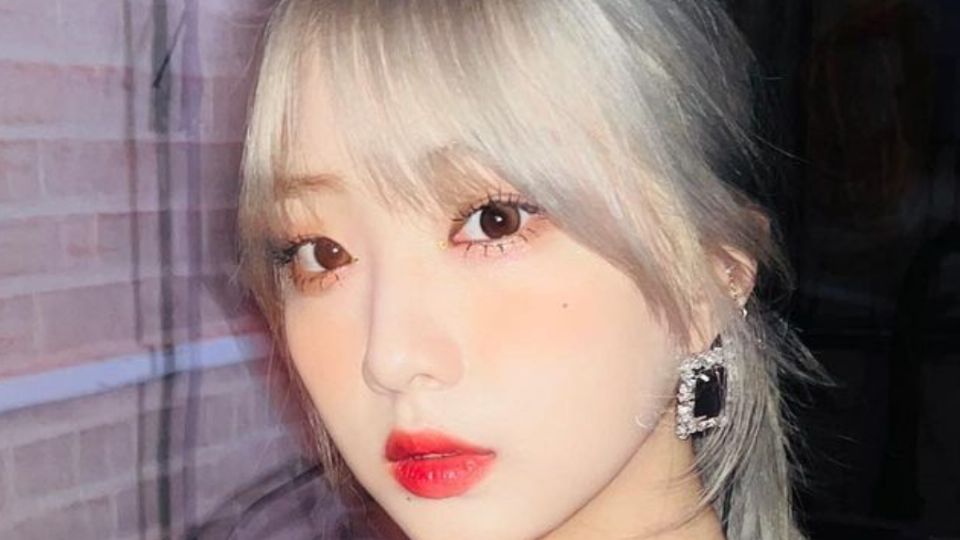 Yeojin, posando. Fuente: Instagram @loonatheworld