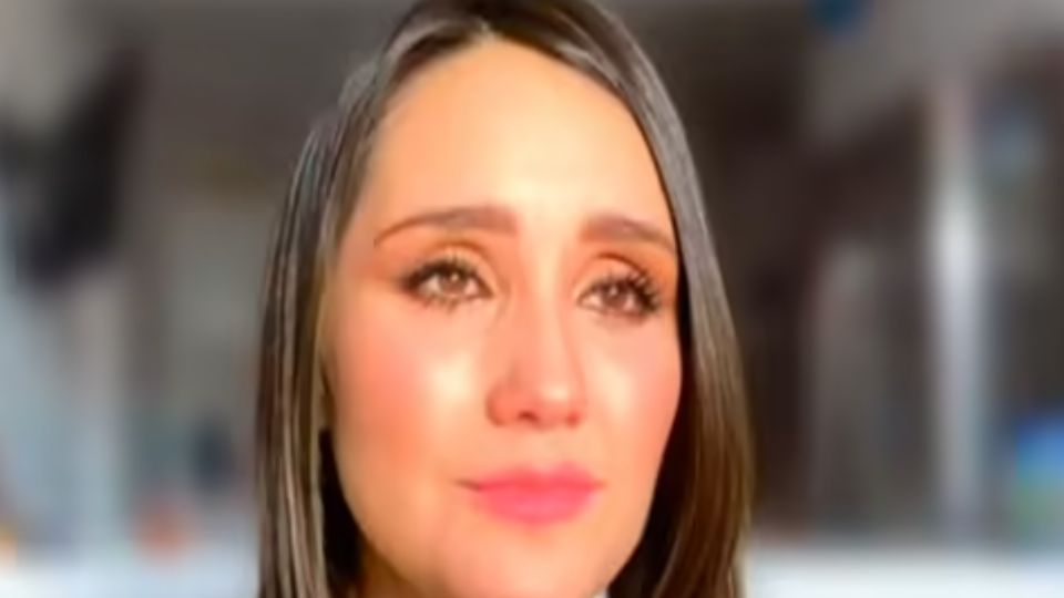 Dulce María, llorando. Fuente: Captura de Youtube : Entrevista del programa 'Un nuevo día' @hoydía