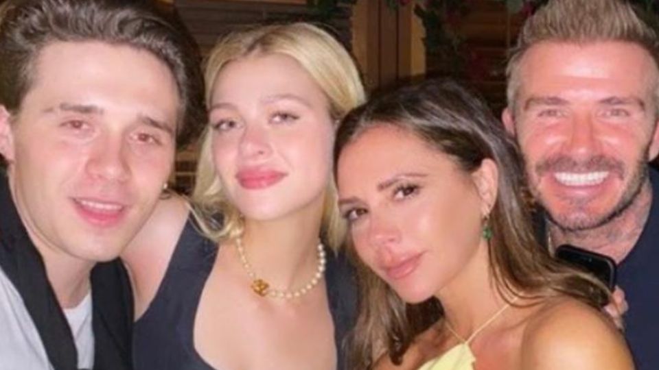 Los Beckam y Peltz, posando. Fuente: Instagram @brooklynpeltzbeckham