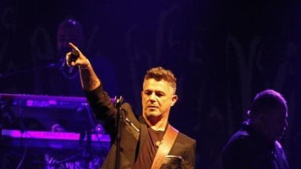 Alejandro, posando. Fuente: Instagram @alejandrosanz