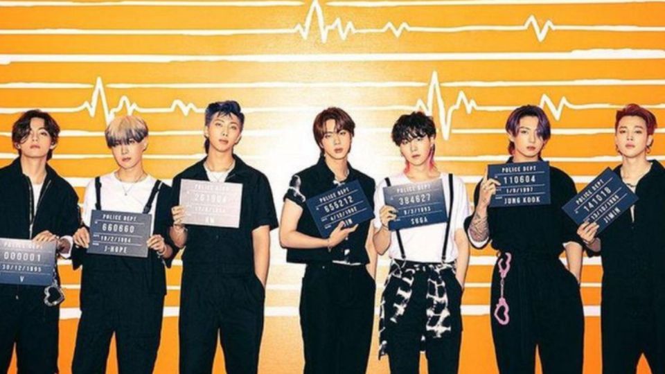 Bts, posando. Fuente: Instagram @bts.bighitofficial
