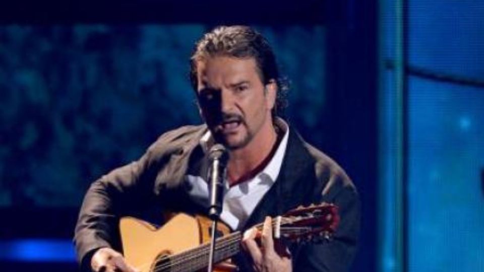 Ricardo, posando. Fuente: Instagram @ricardoarjona