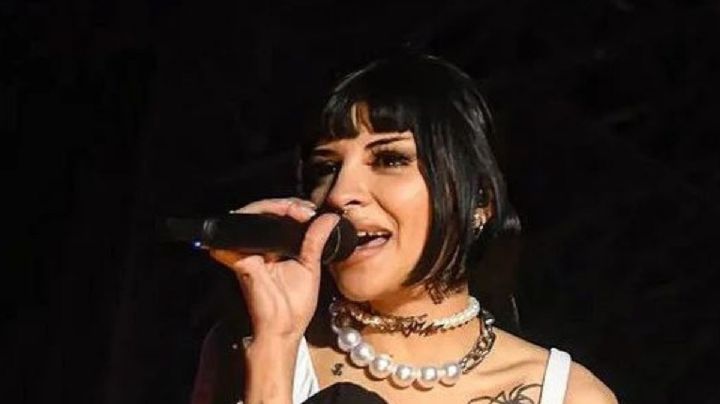 La inesperada reacción de Cazzu en el escenario luego de los abucheos