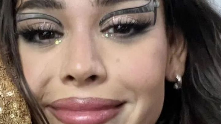 Así fue el apasionado beso entre Danna Paola y una de sus bailarinas sobre el escenario