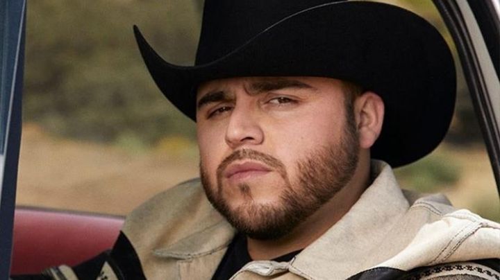 Viralizan videos de Gerardo Ortiz cantando narcocorridos en la Feria de Texcoco